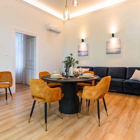 Modern Apartment French Balkony Budapesta Exterior foto