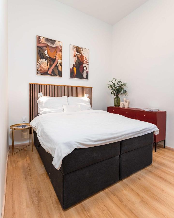 Modern Apartment French Balkony Budapesta Exterior foto