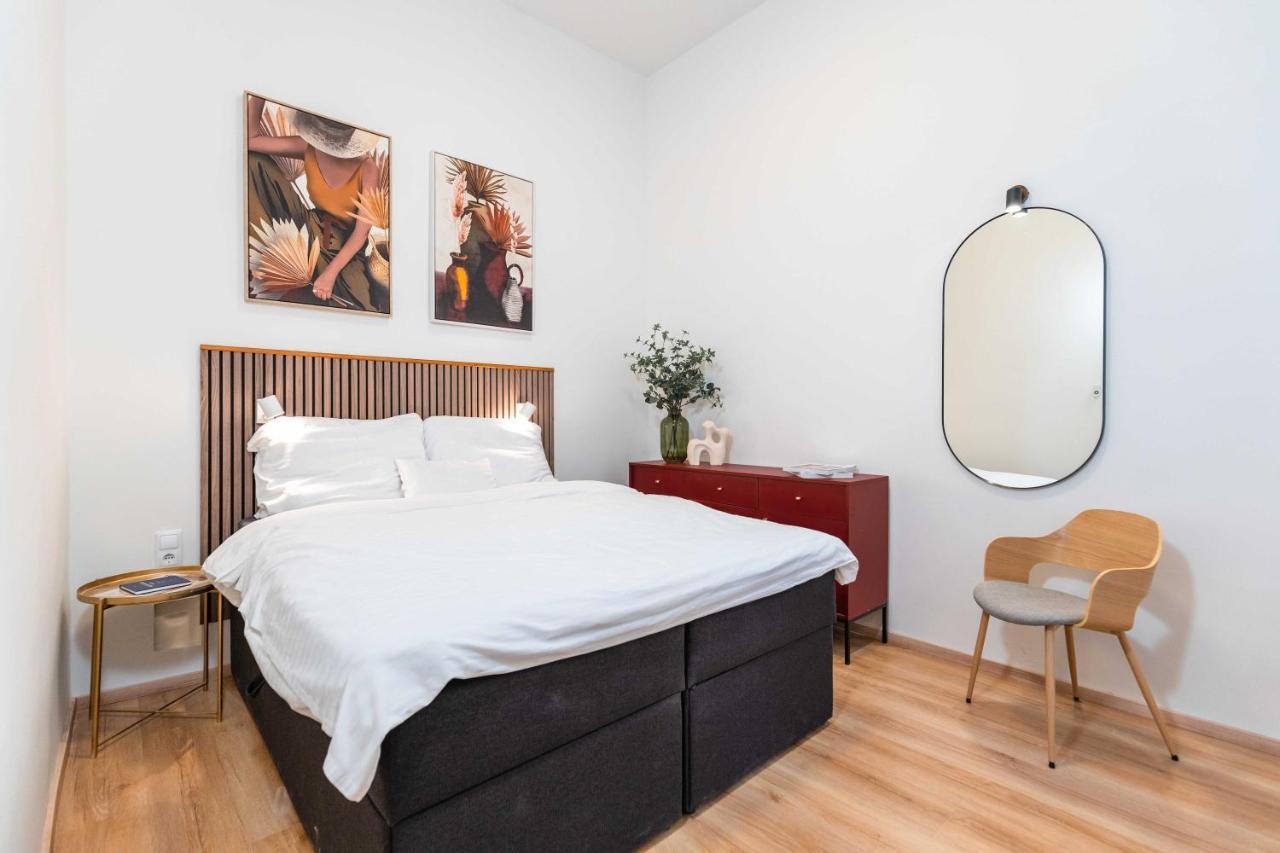 Modern Apartment French Balkony Budapesta Exterior foto
