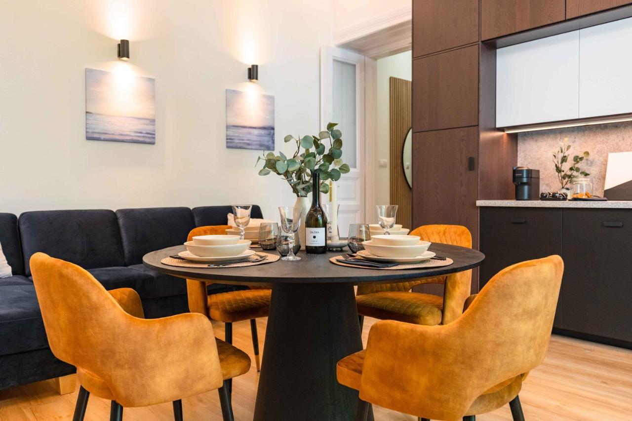 Modern Apartment French Balkony Budapesta Exterior foto